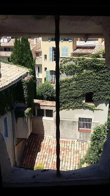 Small Flat In Center Quiet Under The Roof Aix-en-Provence Apartment